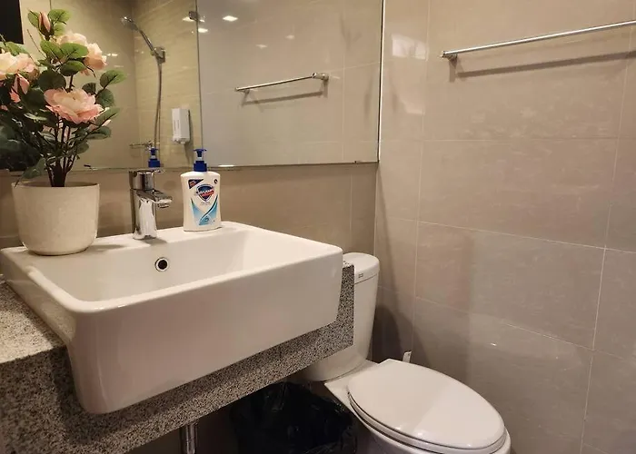 Bgc Cosy Vibe Uptown Parksuites Manila