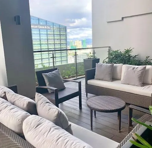 Bgc Cosy Vibe Uptown Parksuites Manila